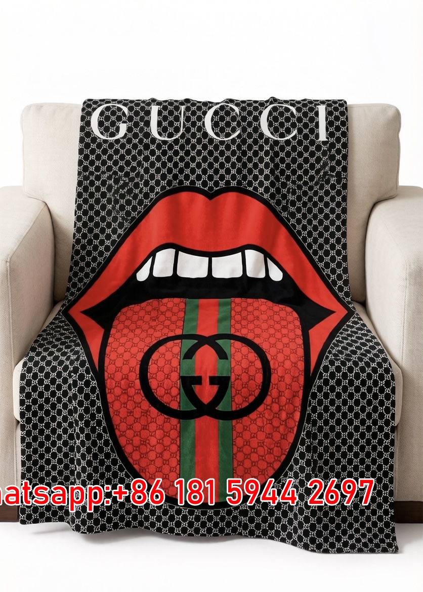 Gucci Throw Blankets Tongue Design Sofa Blanket GGJY (20)
